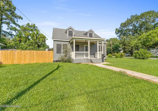 Photo 2 of Sale Pending at 825 N Ave H, Crowley, LA 70526 | MLS# 2600006238 | Listing updated on 2026-09-11