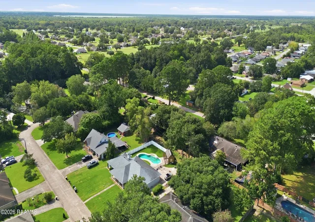 26th image of 408 Wildwood Dr, New Iberia, LA 70560 | MLS# 2600007204