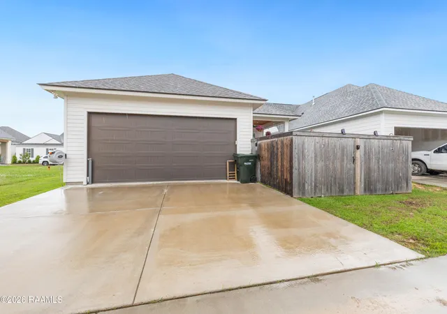 4th image of 206 Oak Village Dr, Scott, LA 70583 | MLS# 2600004726