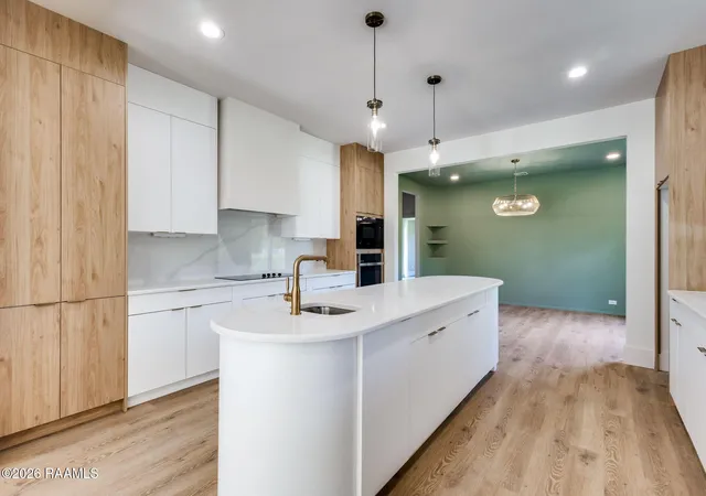 Photo 4 of Single family home for sale at 100 La Rue Malaga, Broussard, LA 70518 | MLS# 2600007446 | Listing updated on 2026-08-17