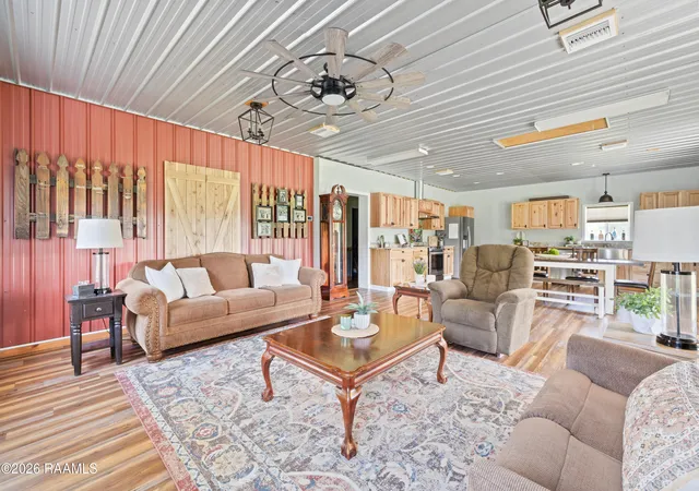 Photo 3 of Single family home for sale at 3504 Avery Island Rd, New Iberia, LA 70560 | MLS# 2600007941 | Listing updated on 2026-08-27