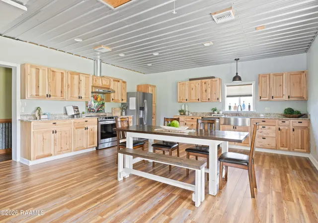 Photo 3 of House for sale at 3504 Avery Island Rd, New Iberia, LA 70560 | MLS# 2600007941 | Listing updated on 2026-08-27