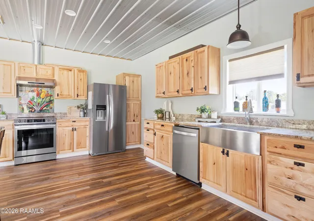 Photo 4 of House for sale at 3504 Avery Island Rd, New Iberia, LA 70560 | MLS# 2600007941 | Listing updated on 2026-08-27