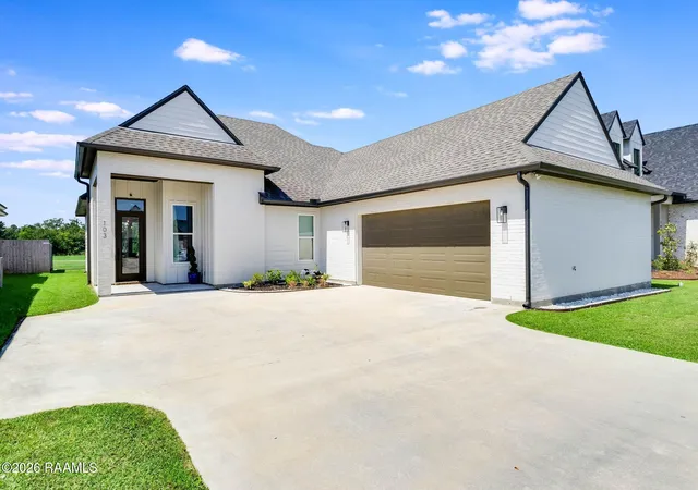 Homes for sale in Youngsville, LA | 103 Queen Palm Cir, Youngsville, LA 70592 | MLS# 2600004323