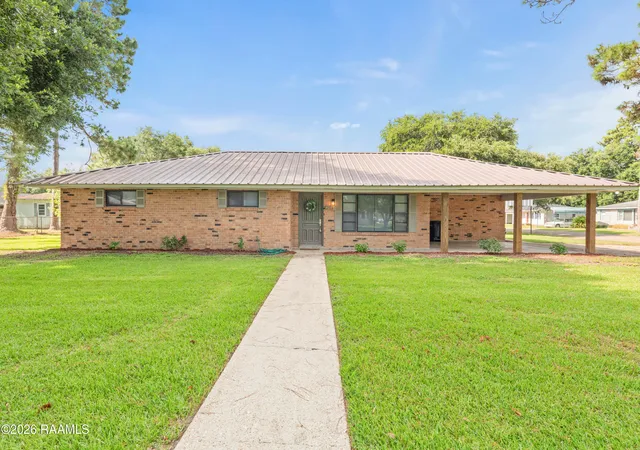 1st image of 400 E Santa Clara St, New Iberia, LA 70563 | MLS# 2600006414