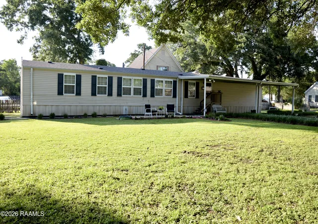 Homes for sale in Jeanerette, LA | 413 Hebert St, Jeanerette, LA 70544 | MLS# 2600004312