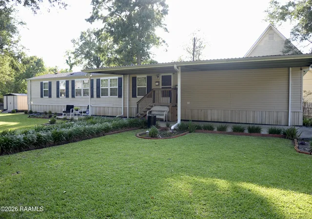Homes for sale in Jeanerette, LA | 413 Hebert St, Jeanerette, LA 70544 | MLS# 2600004312