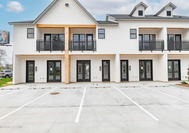 Photo 1 of Townhouse for sale at 1510 Kaliste Saloom Rd #402, Lafayette, LA 70508 | MLS# 2500006663 | Listing updated on 2026-08-11