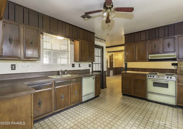 3rd image of 112 Beta Dr, Lafayette, LA 70506 | MLS# 2600005046