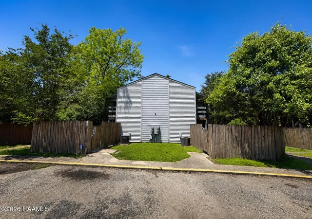 3rd image of 300 Fox Run Ave, Lafayette, LA 70508 | MLS# 2600006812