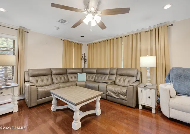 Photo 4 of Single family home for sale at 614 Loreauville Rd, New Iberia, LA 70563 | MLS# 2600007566 | Listing updated on 2026-10-05