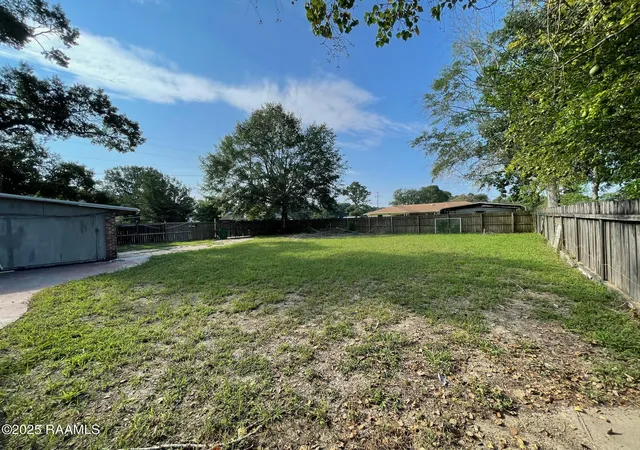 Homes for sale in New Iberia, LA | 4114 South Dr, New Iberia, LA 70563 | MLS# 2500002634