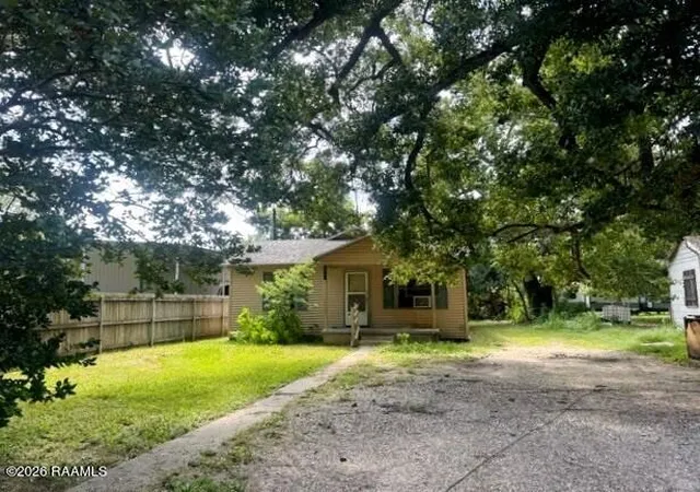 Single family home for sale at 213 Chester St, Lafayette, LA 70501 | MLS# 2600006919