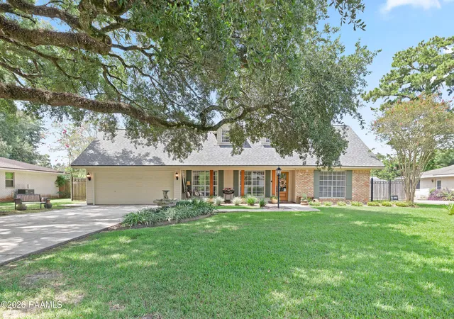 Photo 1 of Sale Pending at 405 E Bayou Pkwy, Lafayette, LA 70508 | MLS# 2600008058 | Listing updated on 2026-08-31