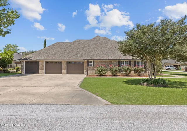 Photo 3 of Single family home for sale at 101 Dartmouth Cir, Youngsville, LA 70592 | MLS# 2600004264 | Listing updated on 2026-08-29