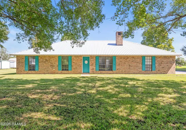 Photo 3 of Sale Pending at 9916 Apple Dr, Abbeville, LA 70510 | MLS# 2600007457 | Listing updated on 2026-09-08