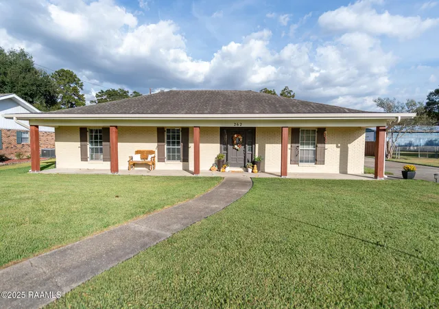 Photo 1 of Sale Pending at 262 Parkway Cir, Crowley, LA 70526 | MLS# 2600006965 | Listing updated on 2026-08-26