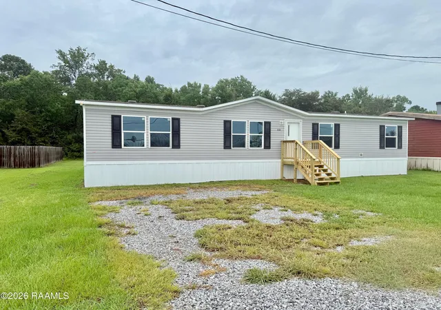 2nd image of 207 Liz Dr, Saint Martinville, LA 70582 | MLS# 2600006522