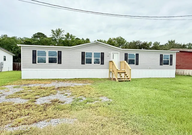 Photo 3 of Manufactured home for sale at 207 Liz Dr, St. Martinville, LA 70582 | MLS# 2600006522 | Listing updated on 2026-09-03