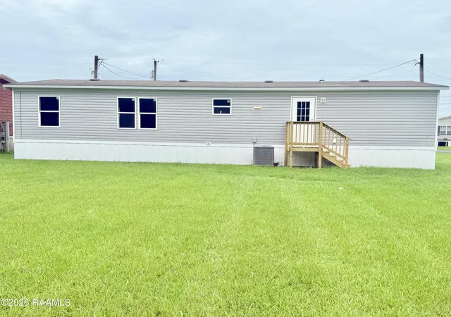 Photo 3 of Manufactured home for sale at 207 Liz Dr, St. Martinville, LA 70582 | MLS# 2600006522 | Listing updated on 2026-09-03