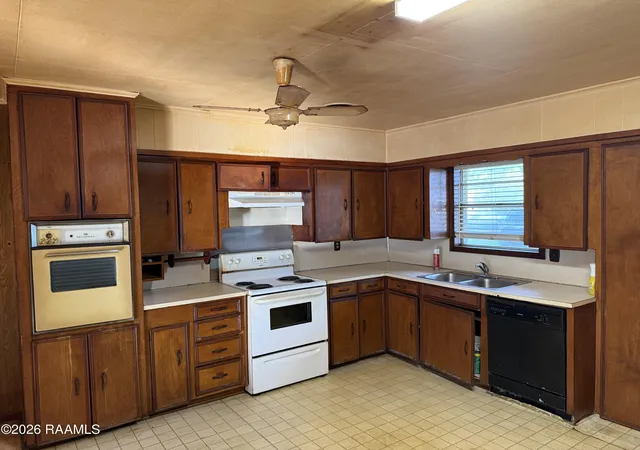 Homes for sale in Ville Platte, LA | 103 Park Ave, Ville Platte, LA 70586 | MLS# 2600006033