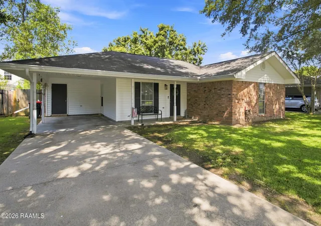 Photo 2 of Sale Pending at 130 Marietta Dr, Youngsville, LA 70592 | MLS# 2600008130 | Listing updated on 2026-09-02