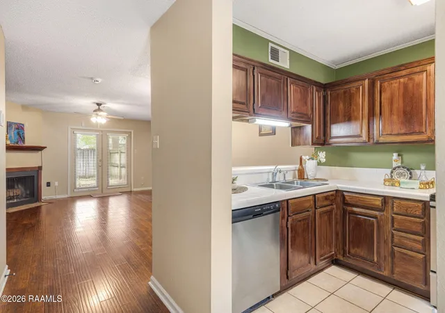 Photo 3 of Townhouse for sale at 114 Aaron Dr #F, Lafayette, LA 70508 | MLS# 2600004484 | Listing updated on 2026-09-16