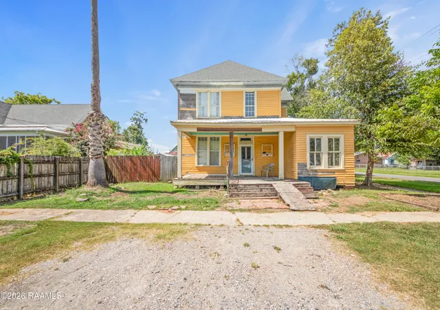 Photo 1 of Single family home for sale at 225 E Oak St, Crowley, LA 70526 | MLS# 2600007379 | Listing updated on 2026-08-12