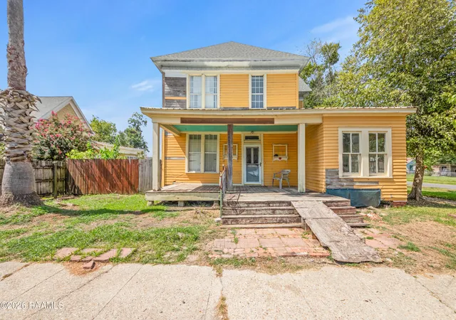 Photo 2 of Single family home for sale at 225 E Oak St, Crowley, LA 70526 | MLS# 2600007379 | Listing updated on 2026-08-12