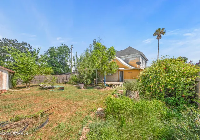 Photo 3 of Single family home for sale at 225 E Oak St, Crowley, LA 70526 | MLS# 2600007379 | Listing updated on 2026-08-12