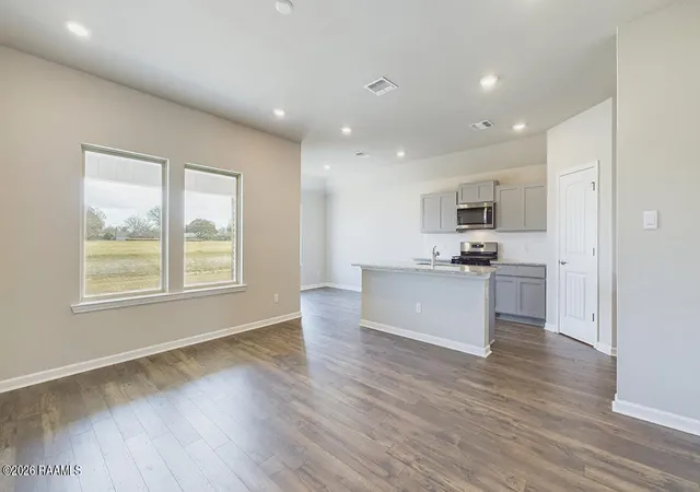 Photo 2 of Single family home for sale at 224 Crest Cvs Dr, Maurice, LA 70555 | MLS# 2600007706 | Listing updated on 2026-08-18