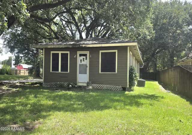 Photo 2 of Single family home for sale at 217 Laurel St, Lafayette, LA 70501 | MLS# 2600007464 | Listing updated on 2026-09-03