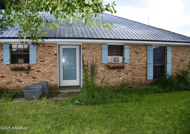 2nd image of 108 Seagull Cir, Lafayette, LA 70508 | MLS# 2500002602