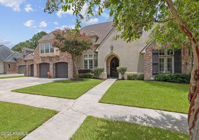 Photo 3 of Single family home for sale at 107 Woodbridge Dr, Lafayette, LA 70508 | MLS# 2600006507 | Listing updated on 2026-08-14