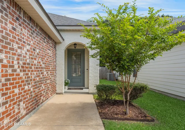 Photo 2 of Single family home for sale at 220 Twin Meadow, Lafayette, LA 70508 | MLS# 2600007142 | Listing updated on 2026-09-14
