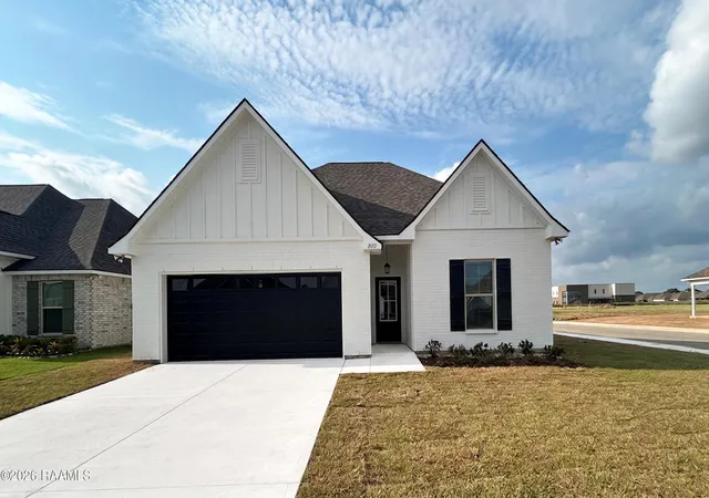 1st image of 800 Summer St, Broussard, LA 70518 | MLS# 2600005712