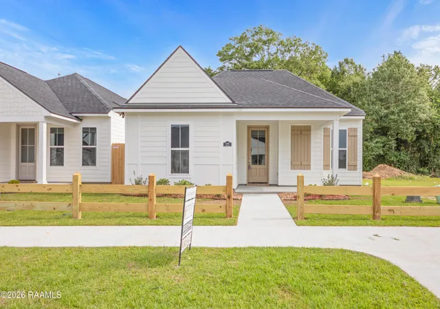 3rd image of 127 Grenadine Dr, Lafayette, LA 70506 | MLS# 2600002181