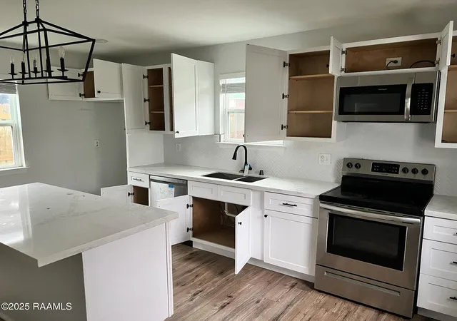 Photo 3 of Single family home for sale at 2428 Pecan Dr, Chalmette, LA 70043 | MLS# 2600001886 | Listing updated on 2026-03-14