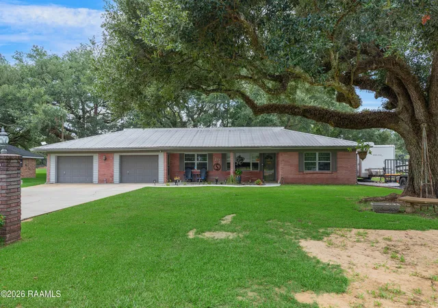 Photo 2 of Single family home for sale at 7212 Daspit Rd, New Iberia, LA 70563 | MLS# 2600007945 | Listing updated on 2026-09-07