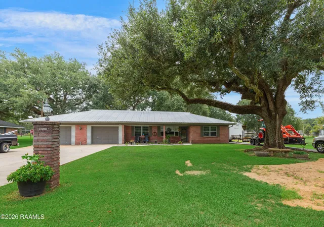 Photo 3 of Single family home for sale at 7212 Daspit Rd, New Iberia, LA 70563 | MLS# 2600007945 | Listing updated on 2026-09-21
