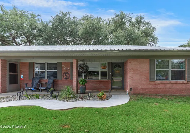 Photo 3 of Sale Pending at 7212 Daspit Rd, New Iberia, LA 70563 | MLS# 2600007945 | Listing updated on 2026-09-29