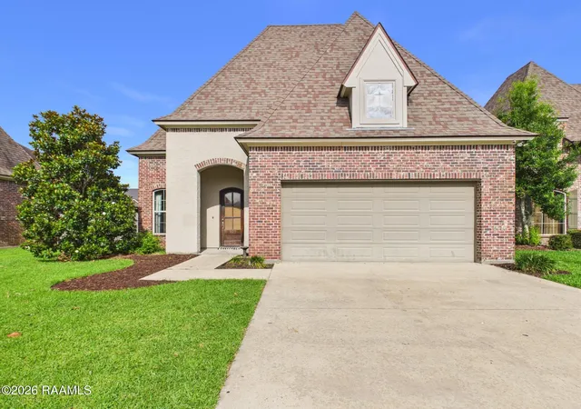 Photo 3 of Sale Pending at 107 Autumnbrook Dr, Broussard, LA 70518 | MLS# 2600004648 | Listing updated on 2026-08-24