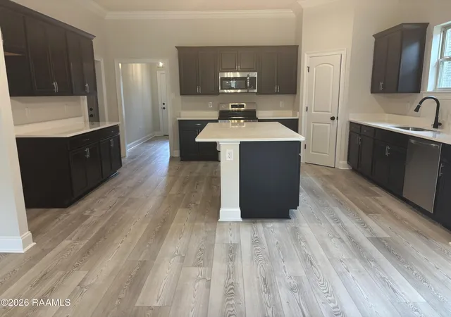 Photo 3 of Single family home for sale at 121 Oak Hvn Dr, Lafayette, LA 70507 | MLS# 2600002260 | Listing updated on 2026-09-01