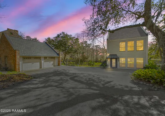 3rd image of 1112 Bayou Tortue Rd, Broussard, LA 70518 | MLS# 2500006686