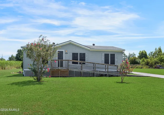 2nd image of 1038 Gaston Dr, Breaux Bridge, LA 70517 | MLS# 2600006808