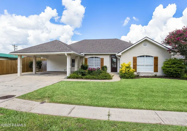 Homes for sale in Broussard, LA | 200 Papa Joe Dr, Broussard, LA 70518 | MLS# 2600006324