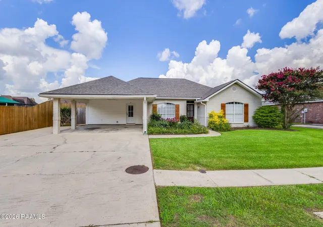 Homes for sale in Broussard, LA | 200 Papa Joe Dr, Broussard, LA 70518 | MLS# 2600006324