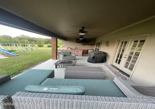 3rd image of 1051 Bunker Dr, Saint Martinville, LA 70582 | MLS# 2600007696