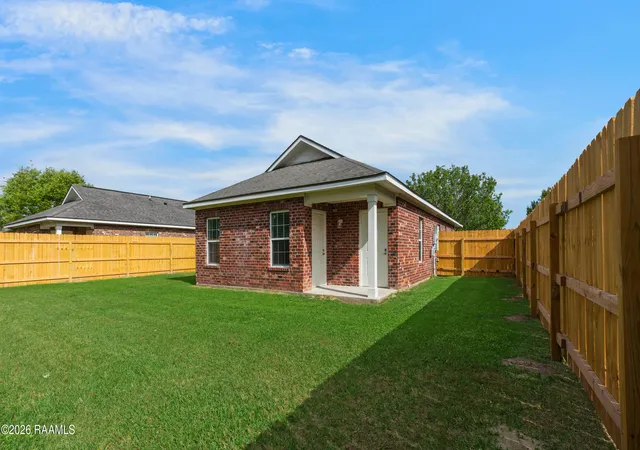 Homes for sale in New Iberia, LA | 906 West End Dr, New Iberia, LA 70560 | MLS# 2600006053