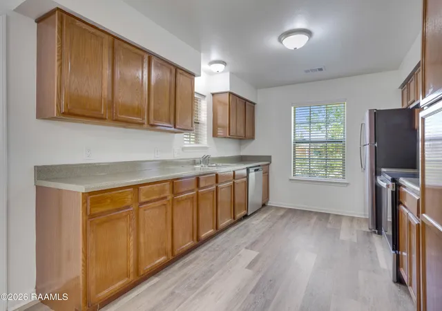 Photo 4 of Single family home for sale at 906 W End Dr, New Iberia, LA 70560 | MLS# 2600006053 | Listing updated on 2026-07-02